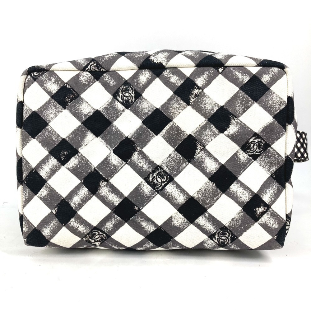 CHANEL White Shoulder Bag - Picture 5 of 16